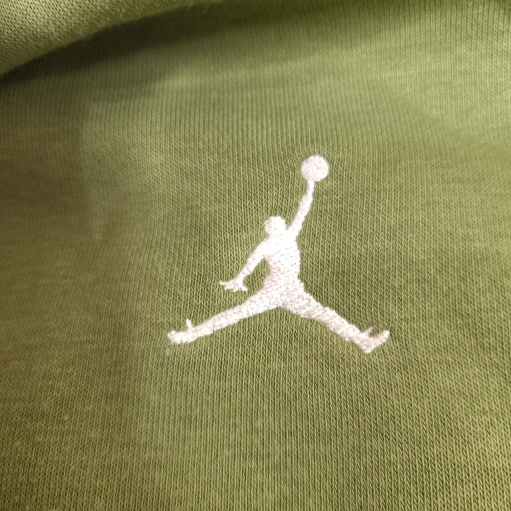 Air Jordan Essential Fleece Crewneck Sweatshirt Mens Small Green‎ Jumpman Logo